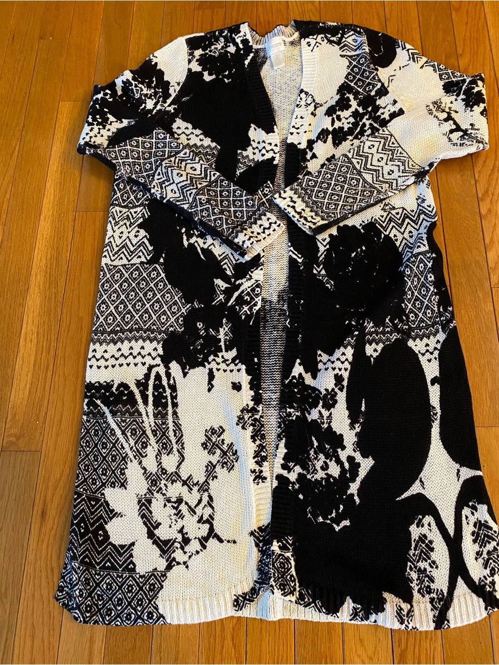 Chico’s size 2 (12-14) Graphic long cardigan
